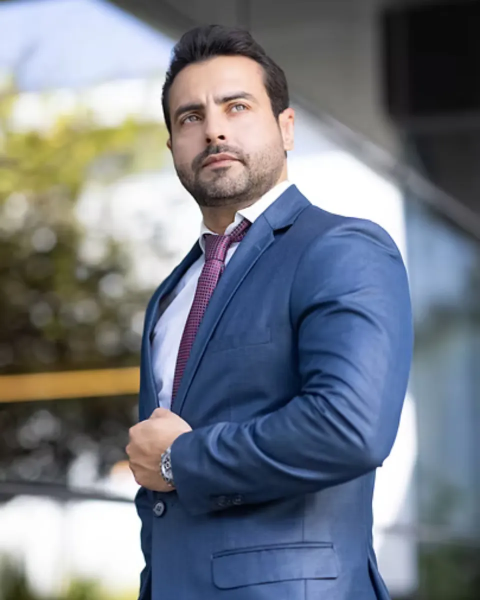 Retrato profissional de Dr. Cássio Eduardo Ribeiro